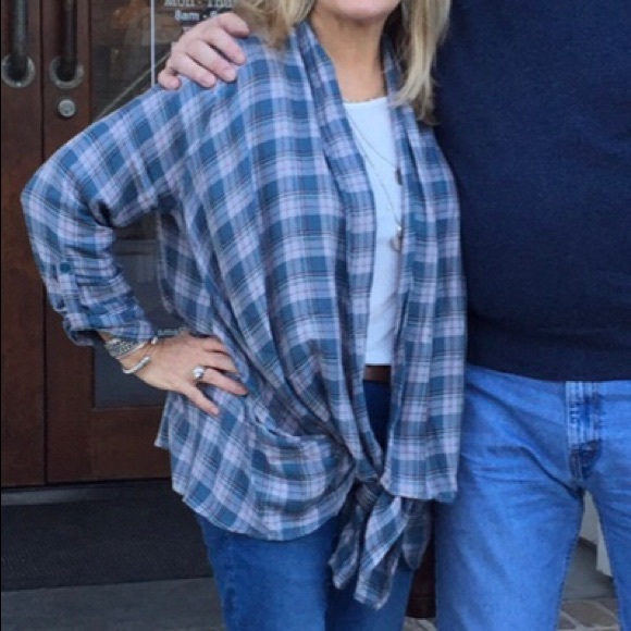 Tie front top by Bobeau size L - Picture 1 of 3